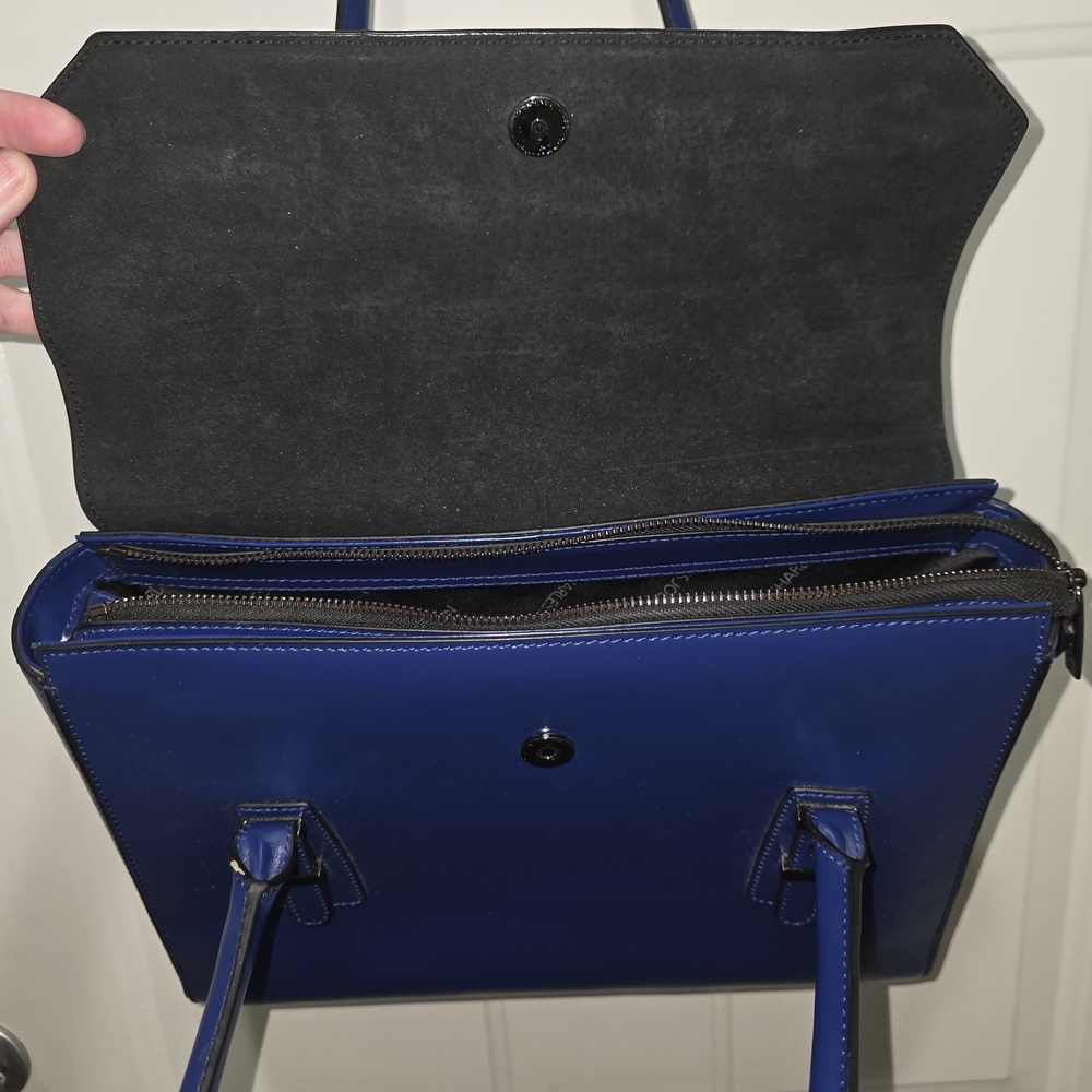 Elegant Blue Handbag - Picture 3 of 7